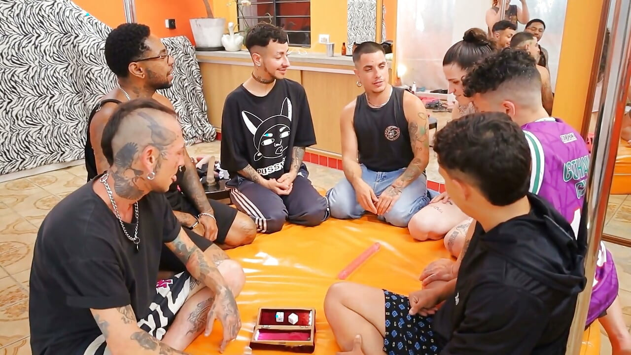 Pesta seks transgender: jenaka bertukar menjadi seks seperti flu