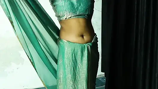 Tight Pussy Desi Bhabhi in Saree Fucked Hard by Devar in Hindi Audio