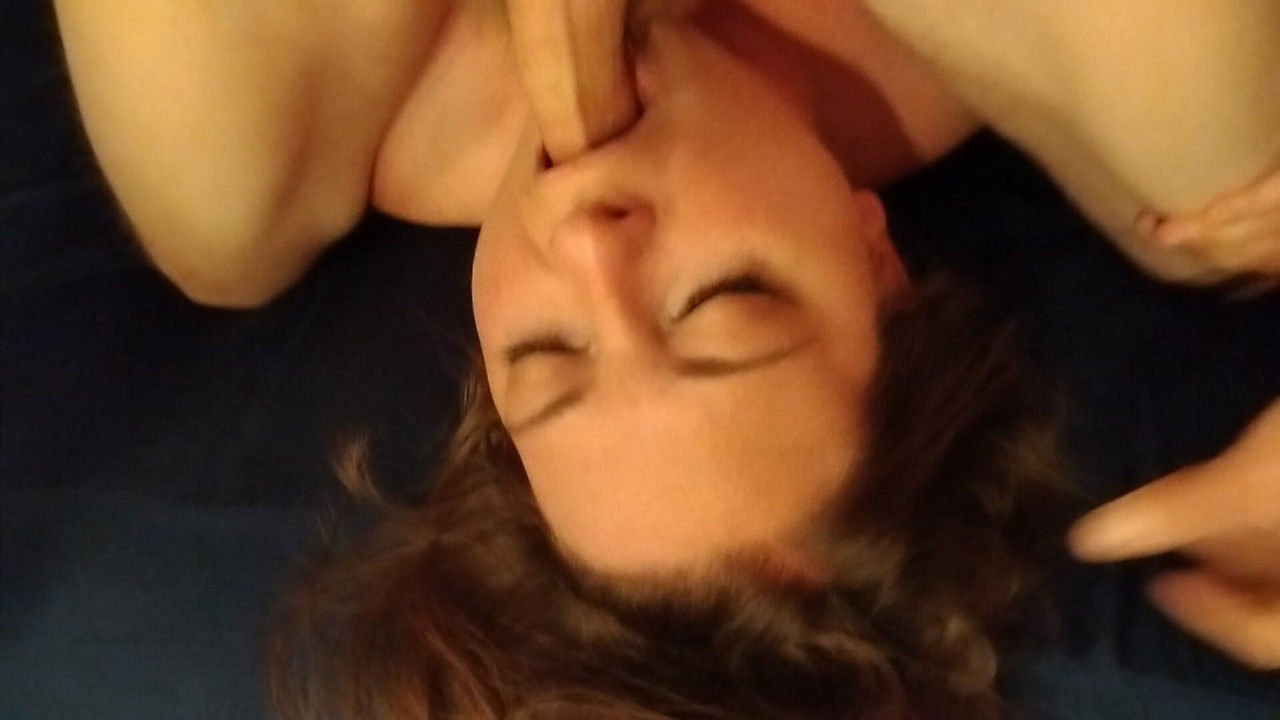 She loves when I fuck her slutty little mouth 💦
