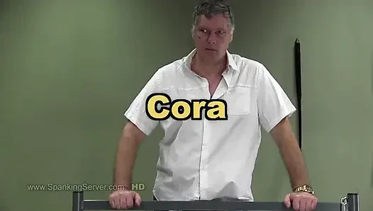 Cora, arschpeitsche in einer zwangslage, bondage-position