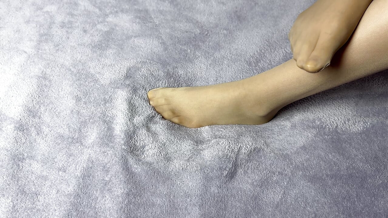 เลขาในถุงน่องไนลอนรักขายาวของเธอ