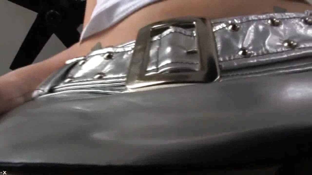استمناء باستخدام ديلدو في الطيز