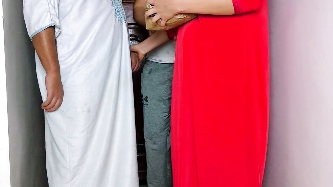 Egyptian group sex: 2 friends have sex with their friend's wife while he was at work