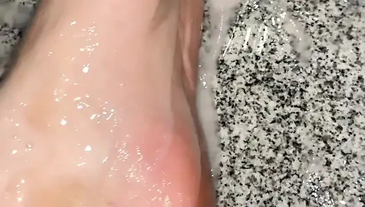 Sticky feet