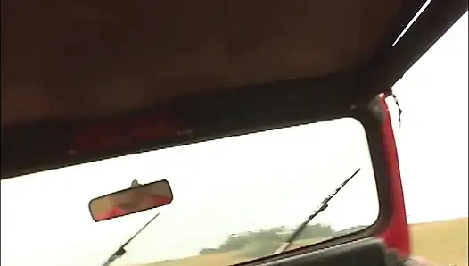 Penny und sascha ziehen sich für ein offroad-fickfest aus