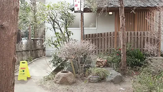 A163F01 A 2-night, 3-day hot spring trip. A beauty dyed in the sweet pleasures of an abnormal world!