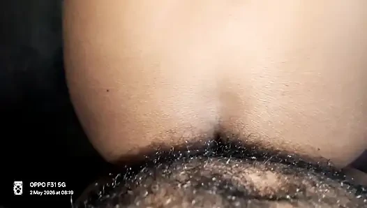 Hintli evli kadın içeride seks yapıyor
