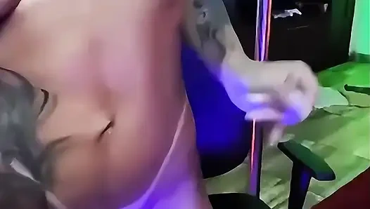 Вы никогда не видели ничего подобного: голая, потная и жирная брюнетка Нацинья.