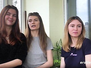 Sex în trei neinhibat: aceste fete sunt excitate