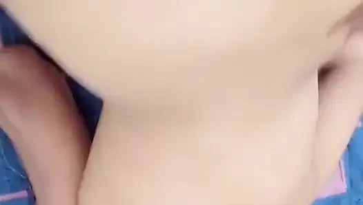 Video seks anal pertamaku, aku harap kamu nggak keberatan kalau aku kelihatan lebih muda