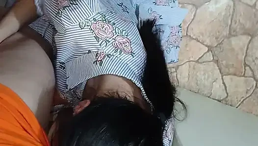 Threesome berisiko kami di toilet umum