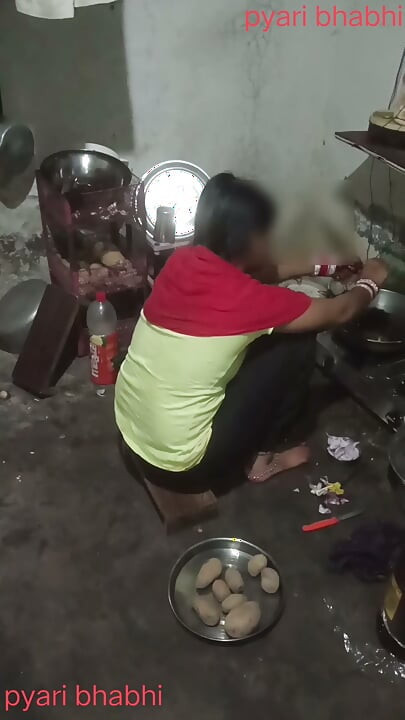 Sister-in-law in the kitchen, brother-in-law's land ke pani nikali apni hands se big boobs dikha kar phir ass chudai hindi audio handjobs
