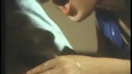 Memek si seksi kristina barrington dientot dari belakang di atas meja kantor