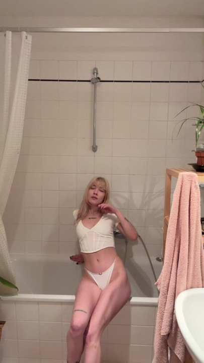 My boobs dream of your touch 😍