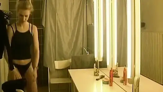 Cewek semok jerman ini nggak pernah ada waktu untuk pergi kencan!