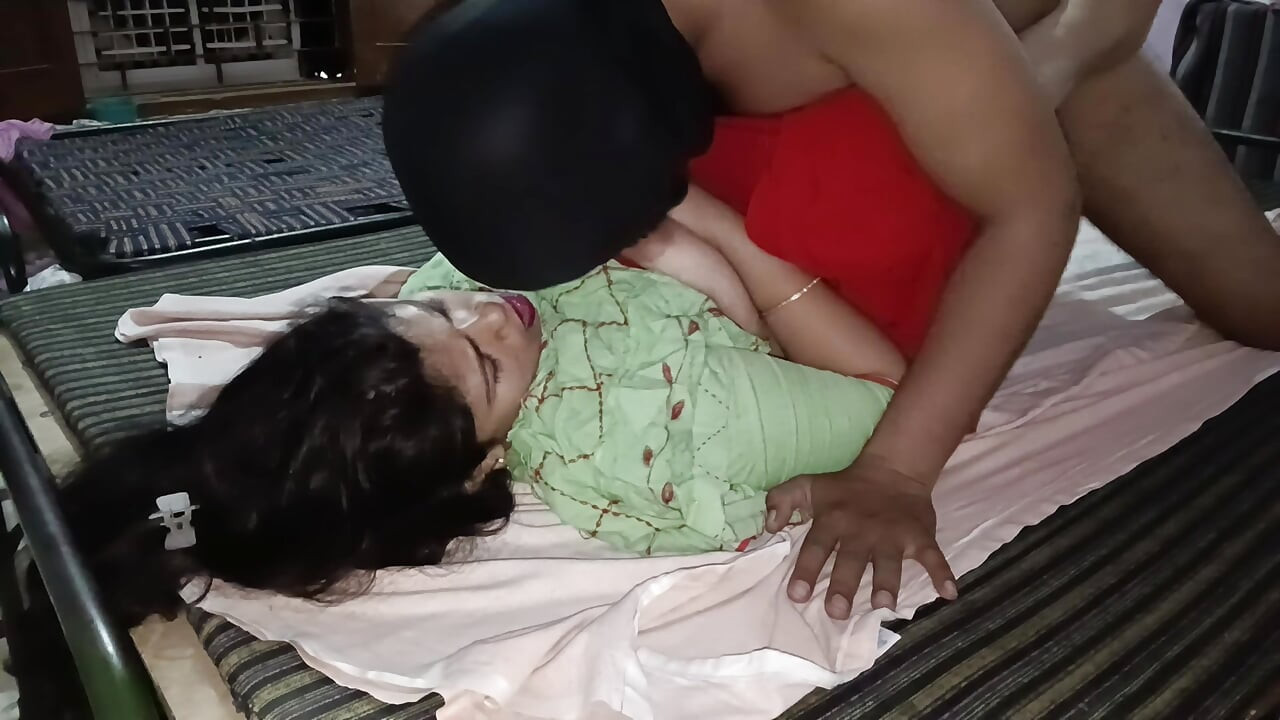 Soția infidelă este prinsă și audio hindi cu sex în trei