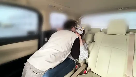 Sebelum bekerja, mereka berdua berhubungan seks mobil