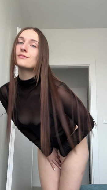I love to show my body to men 😉