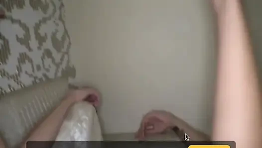 Pada call heat. Cewek itu tiba-tiba muncul dan siap nyeping dengan cepat