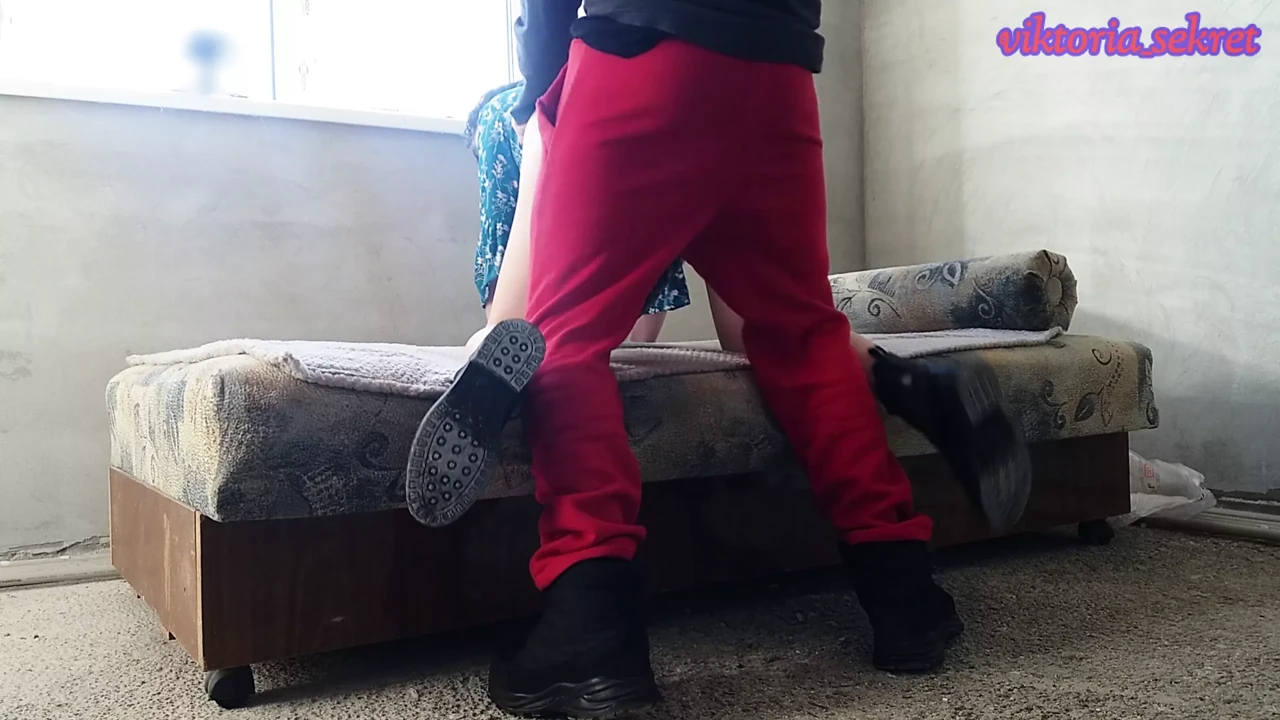 hot wife gets a creampie from a stranger