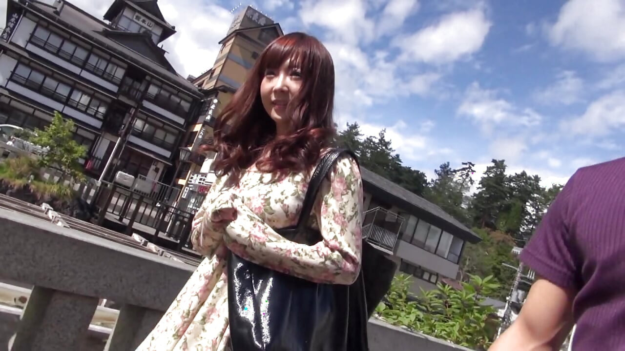 A175B01 Hot spring pickup! Solo gal-style wife and open-air steamy sex!