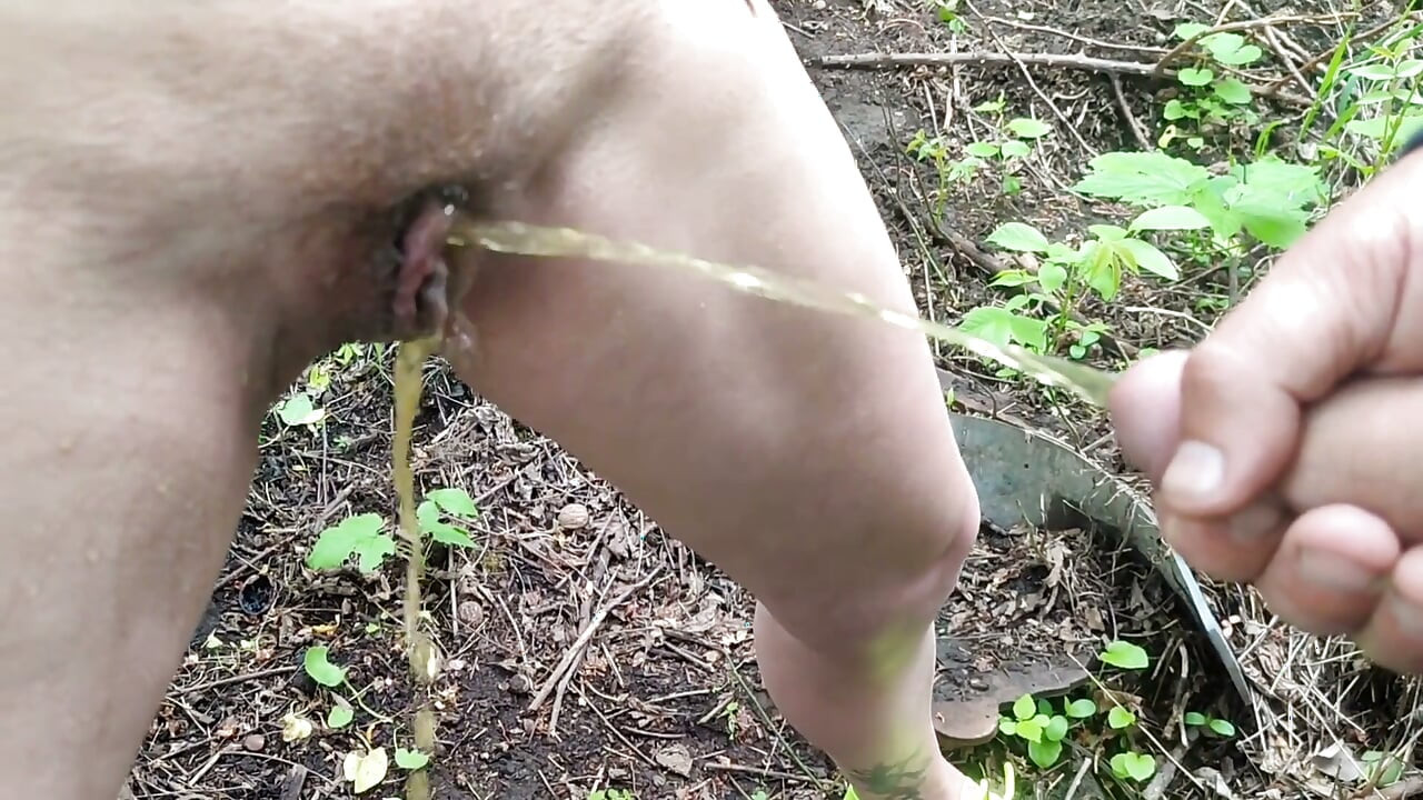 Pissing on Pussy