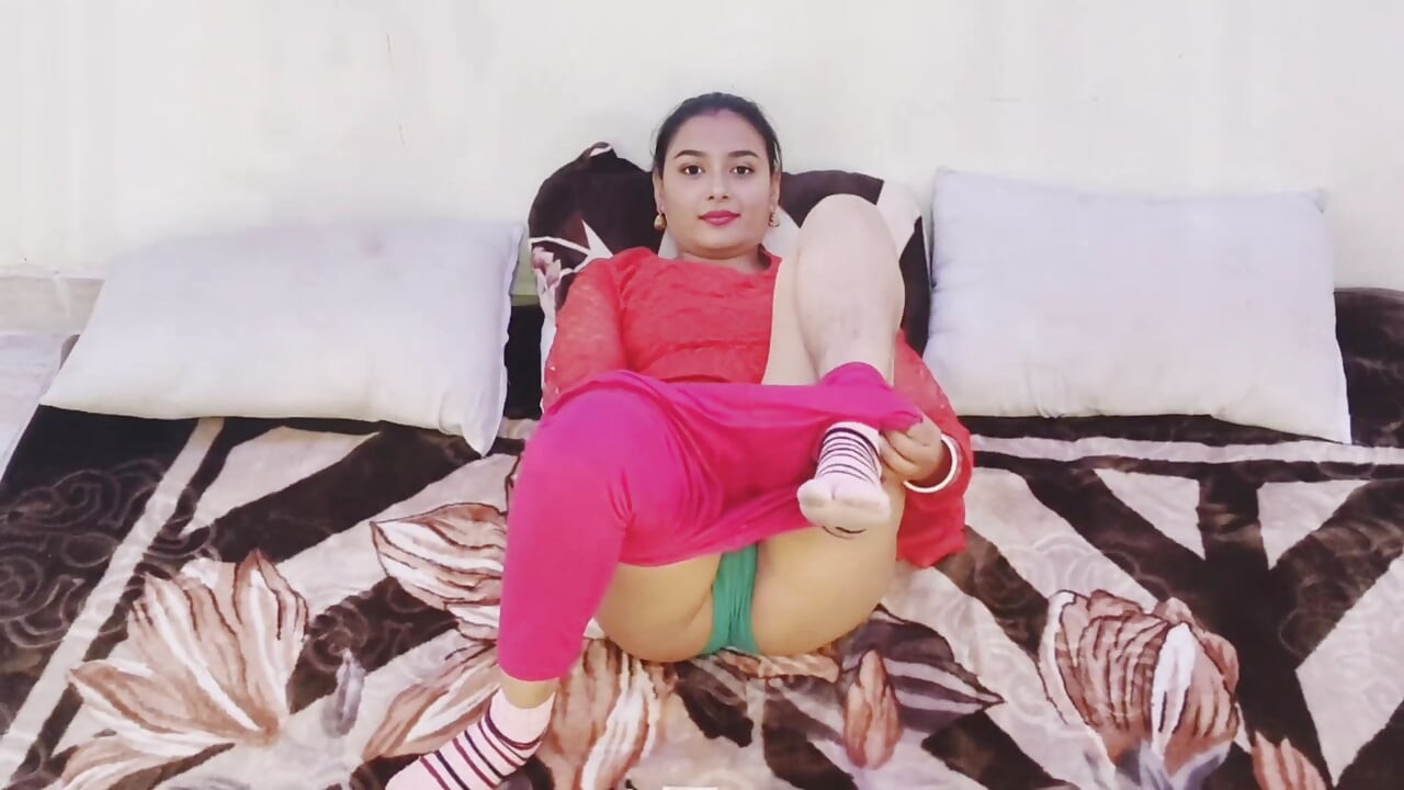 Tetoo Bnane Vale Ne Bhabi Ko Chod Dala