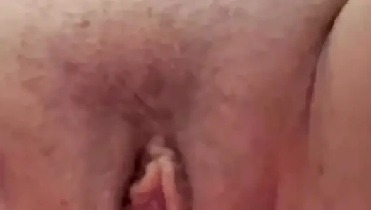 Early morning pleasure for my beautiful horny pussy