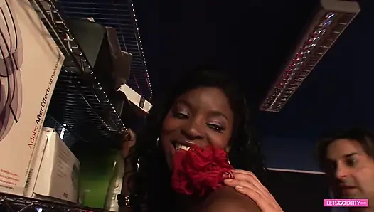 Super sexy nubisches schätzchen wird geschraubt