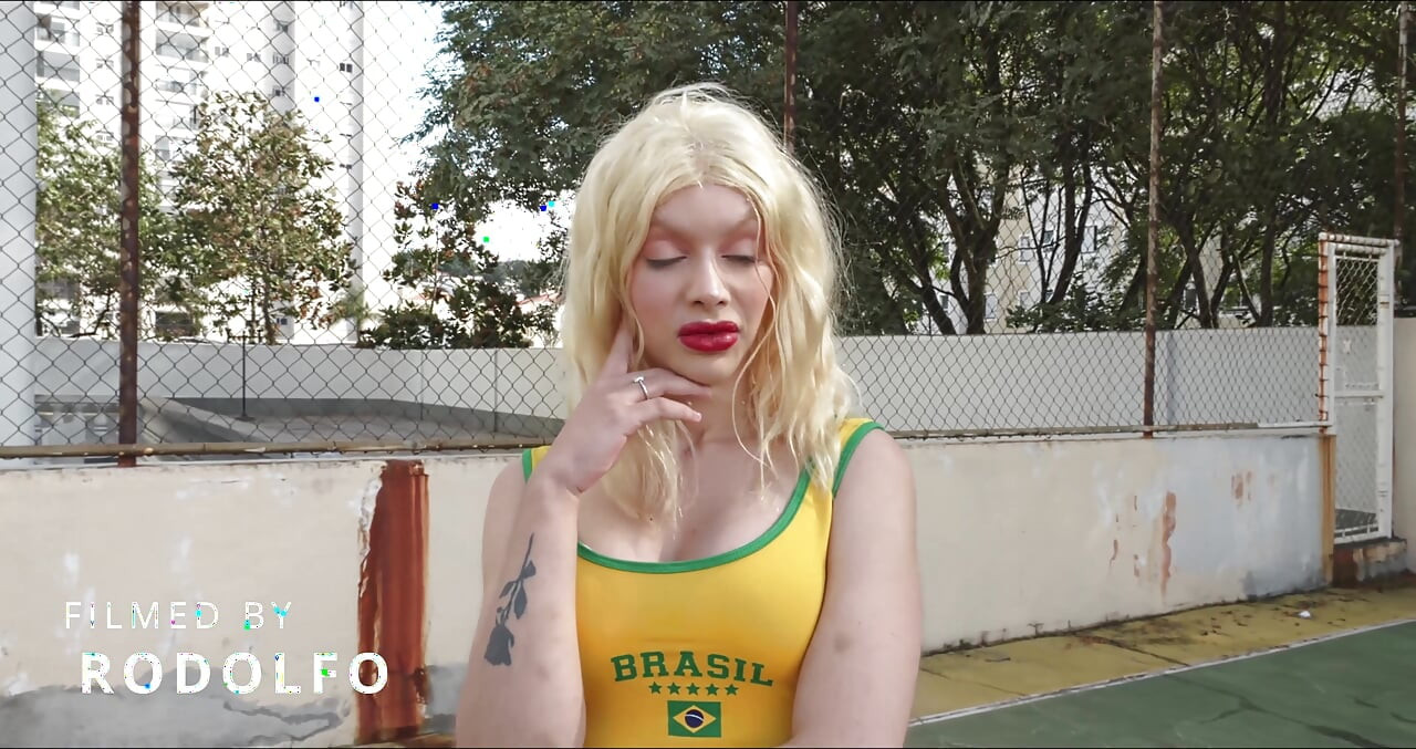 Football World Cup Anal,toy Ball in the Ass,pissing Fisting, World Cup in the Ass