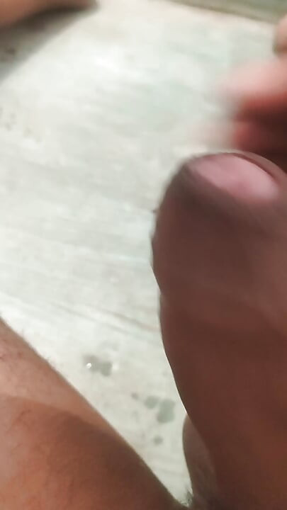 Bermain dengan air mani