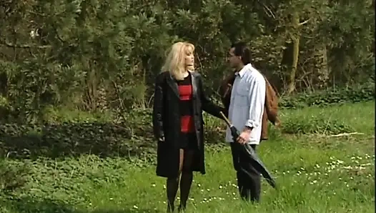 Aksi hot lesbian dua lesbian hot yang saling jilat memek satu sama lain sampai toket besarnya dicrot sperma hangat