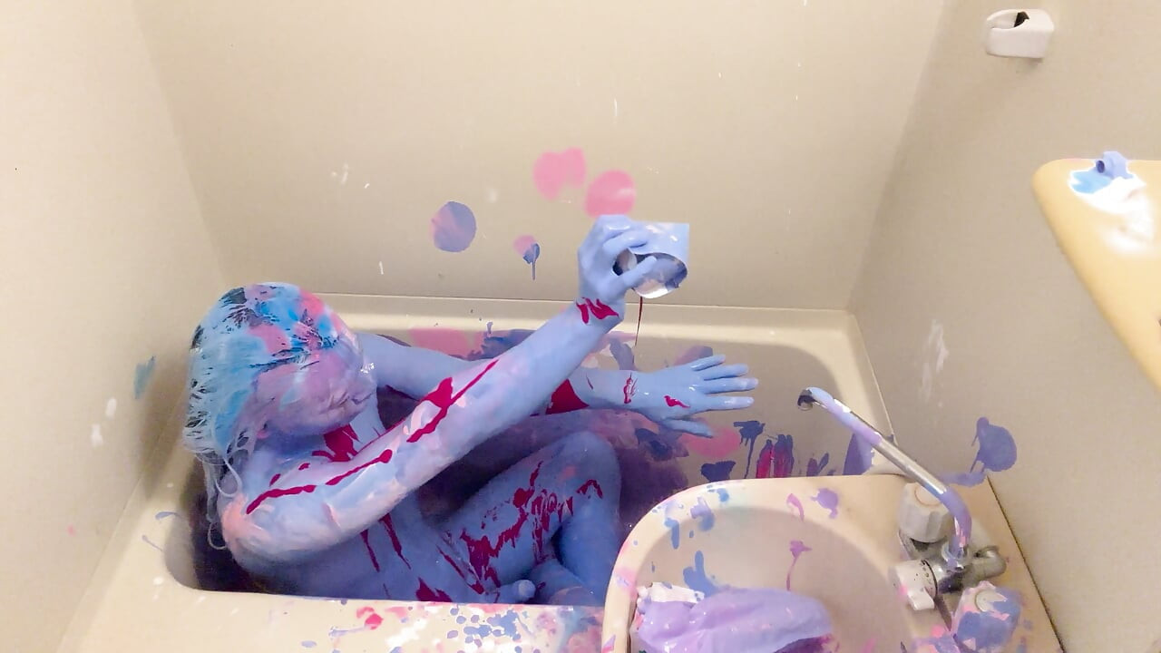 WET&MESSY Messy Play: Covered in Paint by a Boy 2