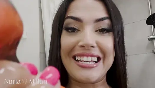 Растяжка задницы и пролапс с огромным дилдо