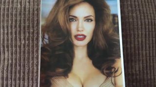 Angelina Jolie hołd