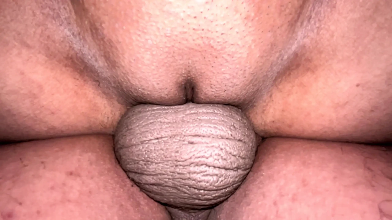 aaj raat me room me so rahi thi to mere jethji aaye or mere se pani manga or me pani dene