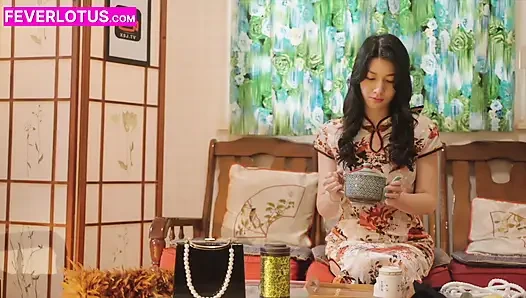 Geleneksel hanfu'da uzun boylu Tayvanlı güzellik - iple bağlı sikiş ve boşalma