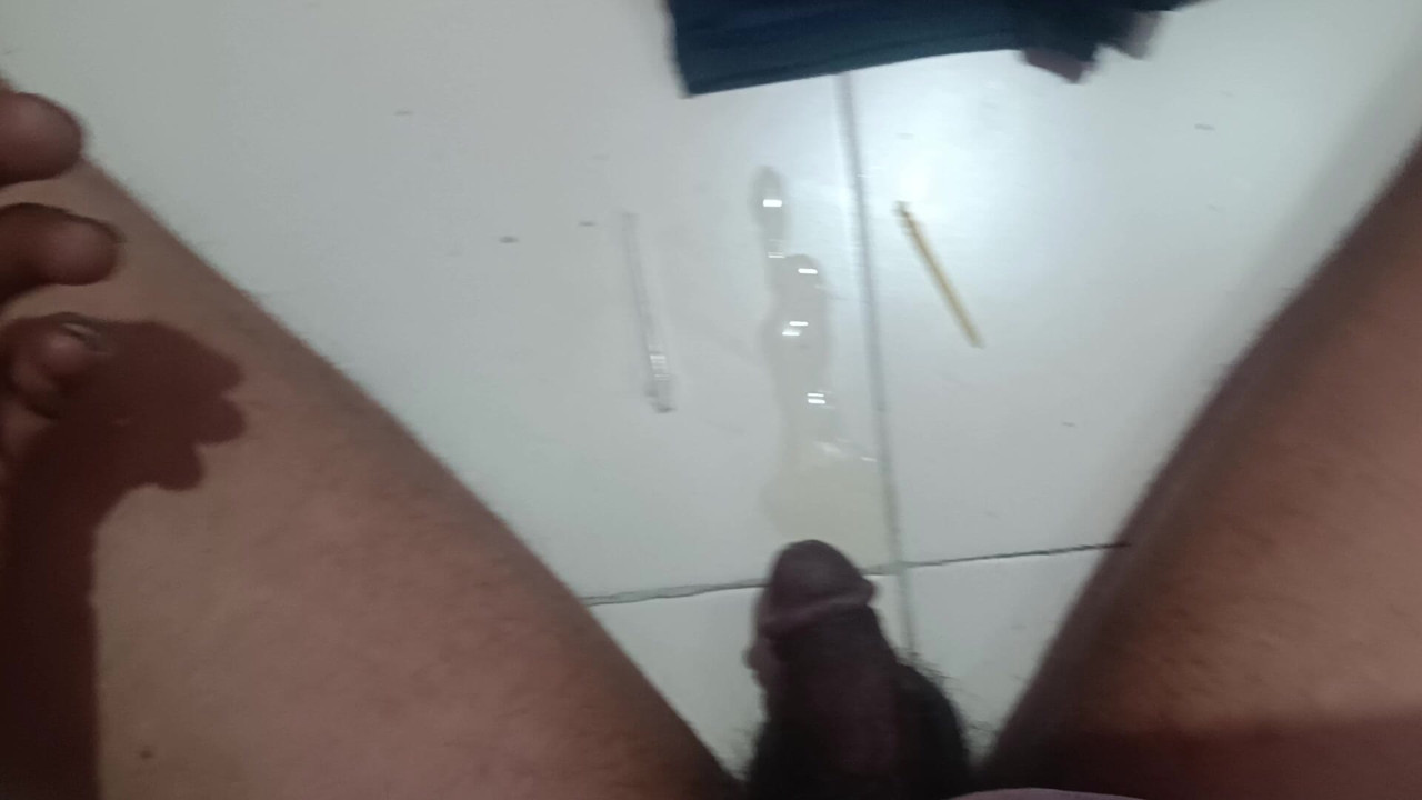 Boy hand job cum out in penis