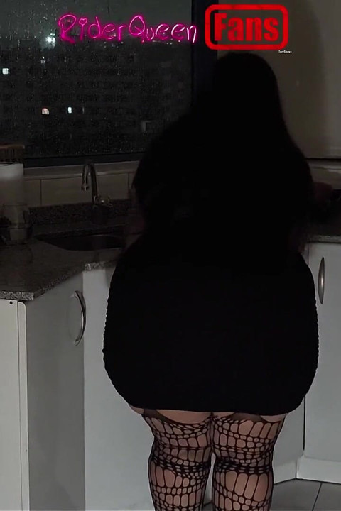 Sexy Stepmom in Kitchen - Video for Fans