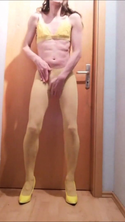 Seksi Cd Bella külotlu çorabının içinde boşalıyor | Bölüm 3