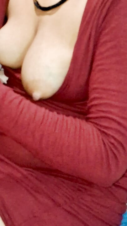 Bog boobs show in red saree Hot indian stepsister Sunni bhabhi