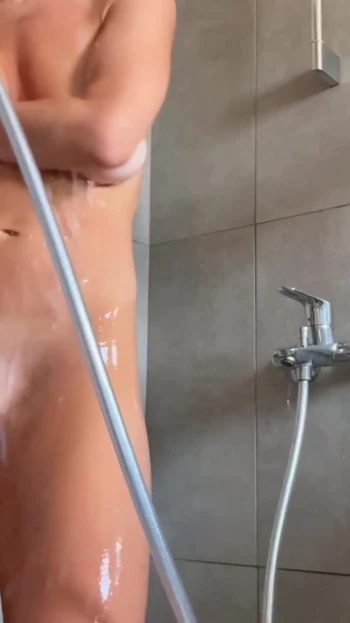 Must-share moment from "jerking off in dorm bathroom blonde wet pussy- Kymozzie"