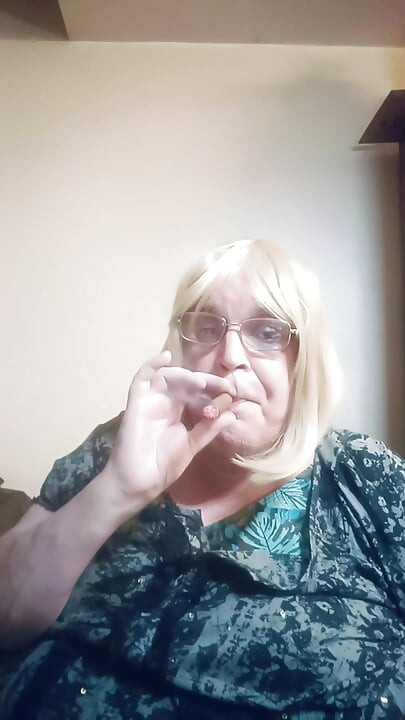 September 2026 VLOG - Chewing the fat whilst smoking a cigar