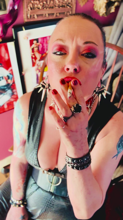 A Smoking Mistress, Tina Snua, Smoking 2 Cigarettes Tip To Tail - Drifting  OMI OME snap Inhales | Clip 1