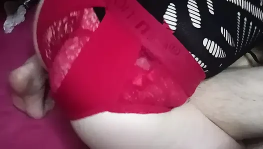 pantat istriku pakai strap-on