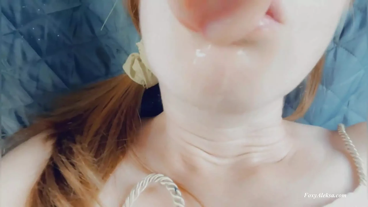 射精在嘴里。宝贝的精子