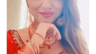 Il pakistano britannico Mehreen sembra sexy! Insegnante del regno unito