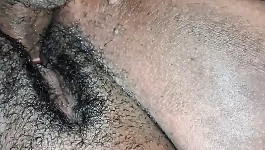 Papaz evli kaltağı eve götürüyor ve sıkı amcığını köşe sürtük gibi sikiyor.