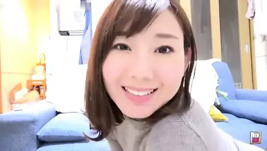 Very cute japanese girl farting