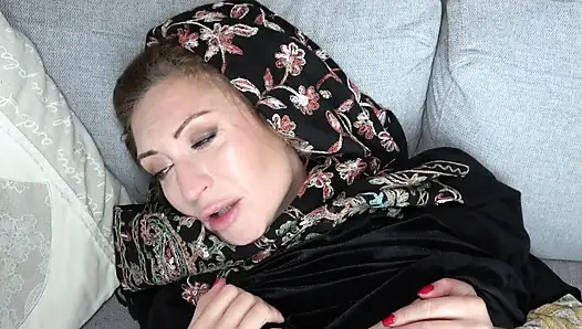 Big Ass Hijab Stepmom Fucked by Muscular BBC Stepson